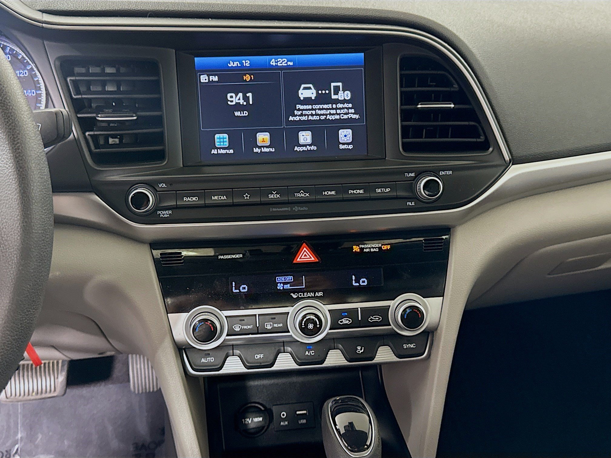 Used 2020 Hyundai Elantra SEL FWD image 18