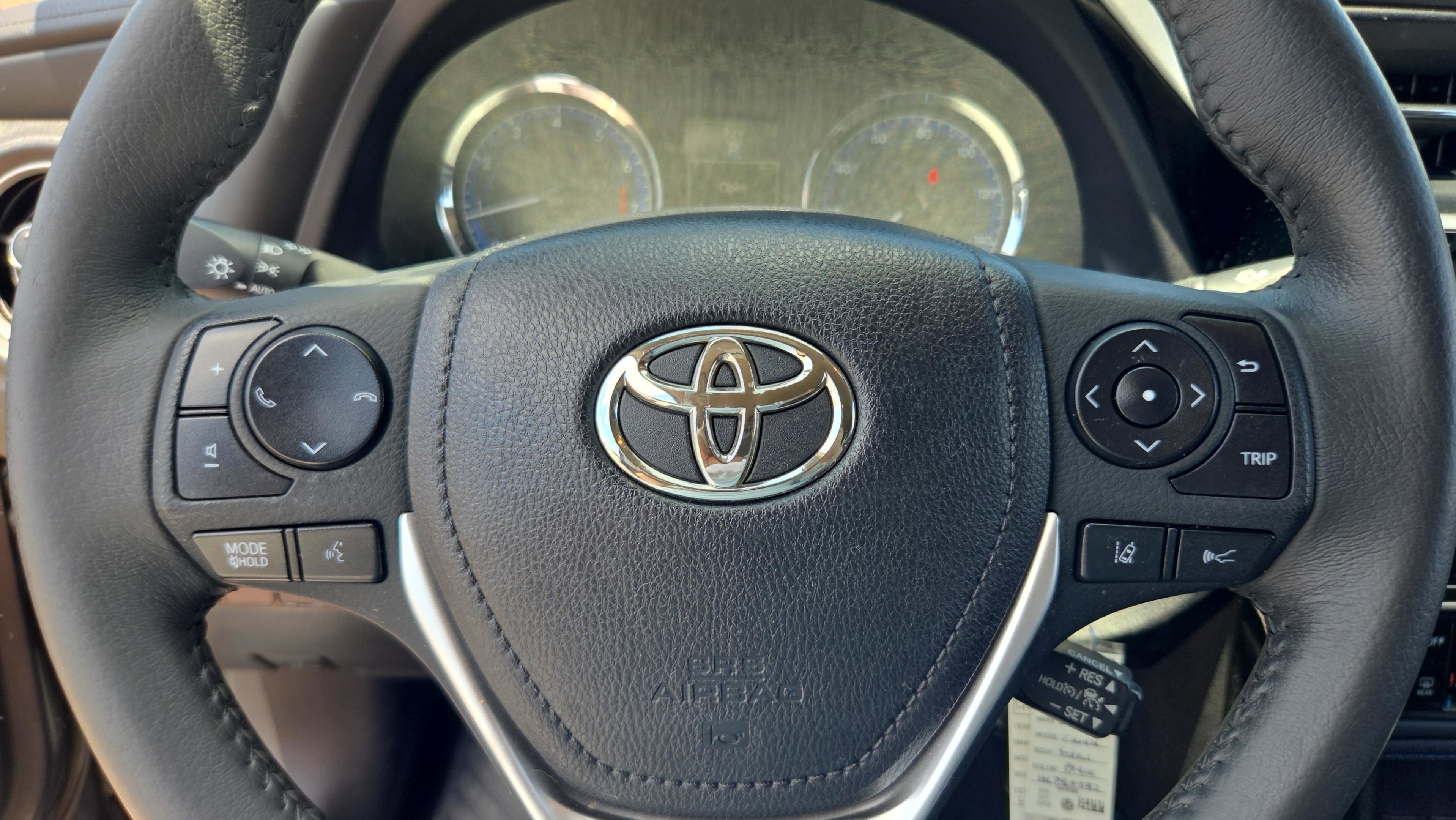 Used 2017 Toyota Corolla SE FWD image 19