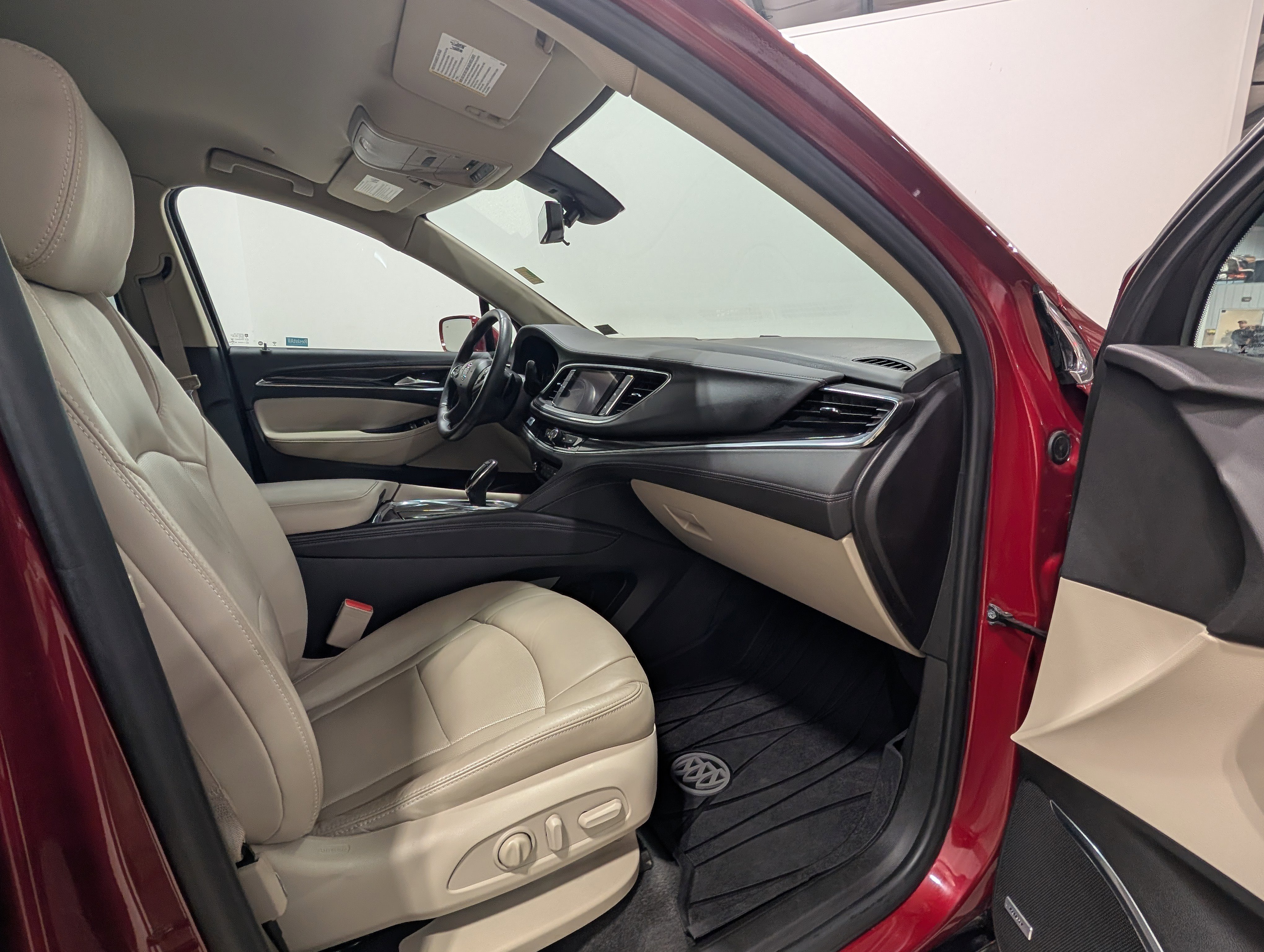 Used 2019 Buick Enclave Premium AWD/4WD image 19