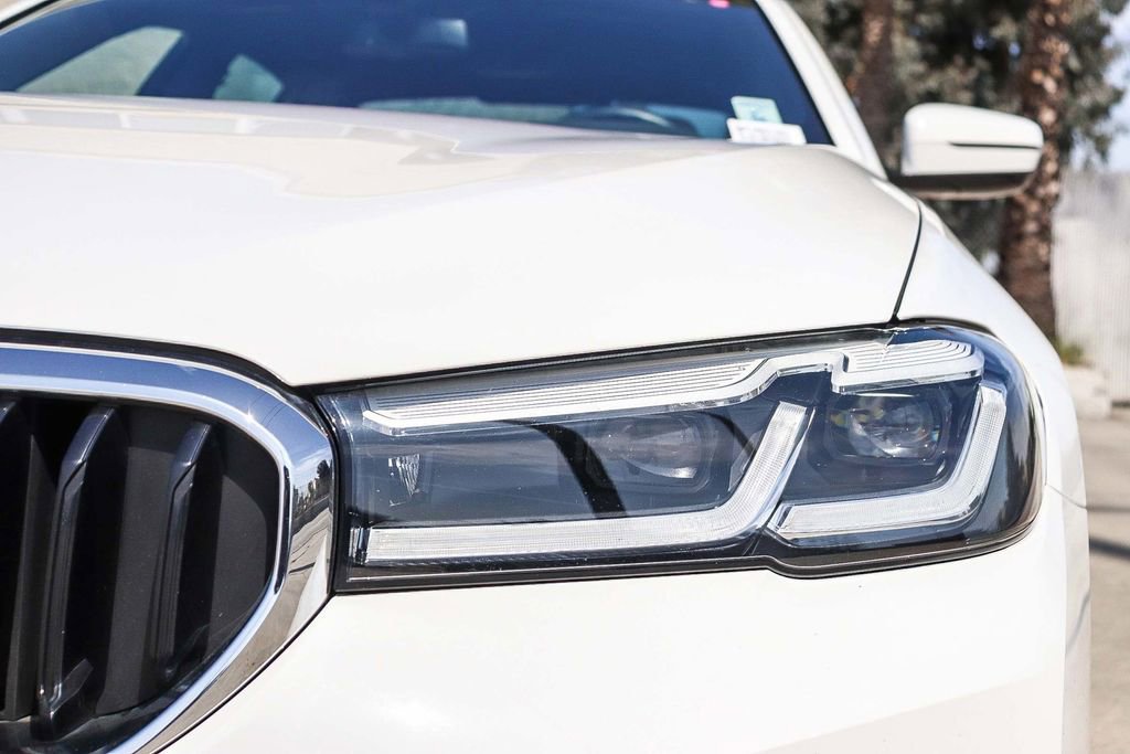 Used 2023 BMW 530e w/ Convenience Package image 7