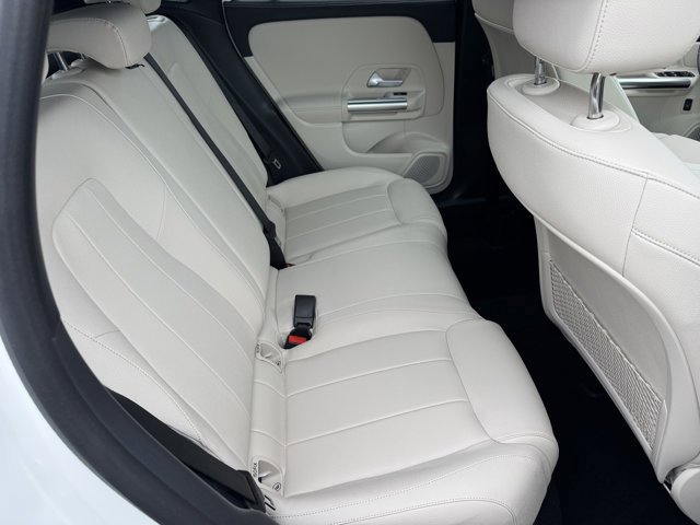 New 2025 Mercedes-Benz GLA 250 4MATIC image 5