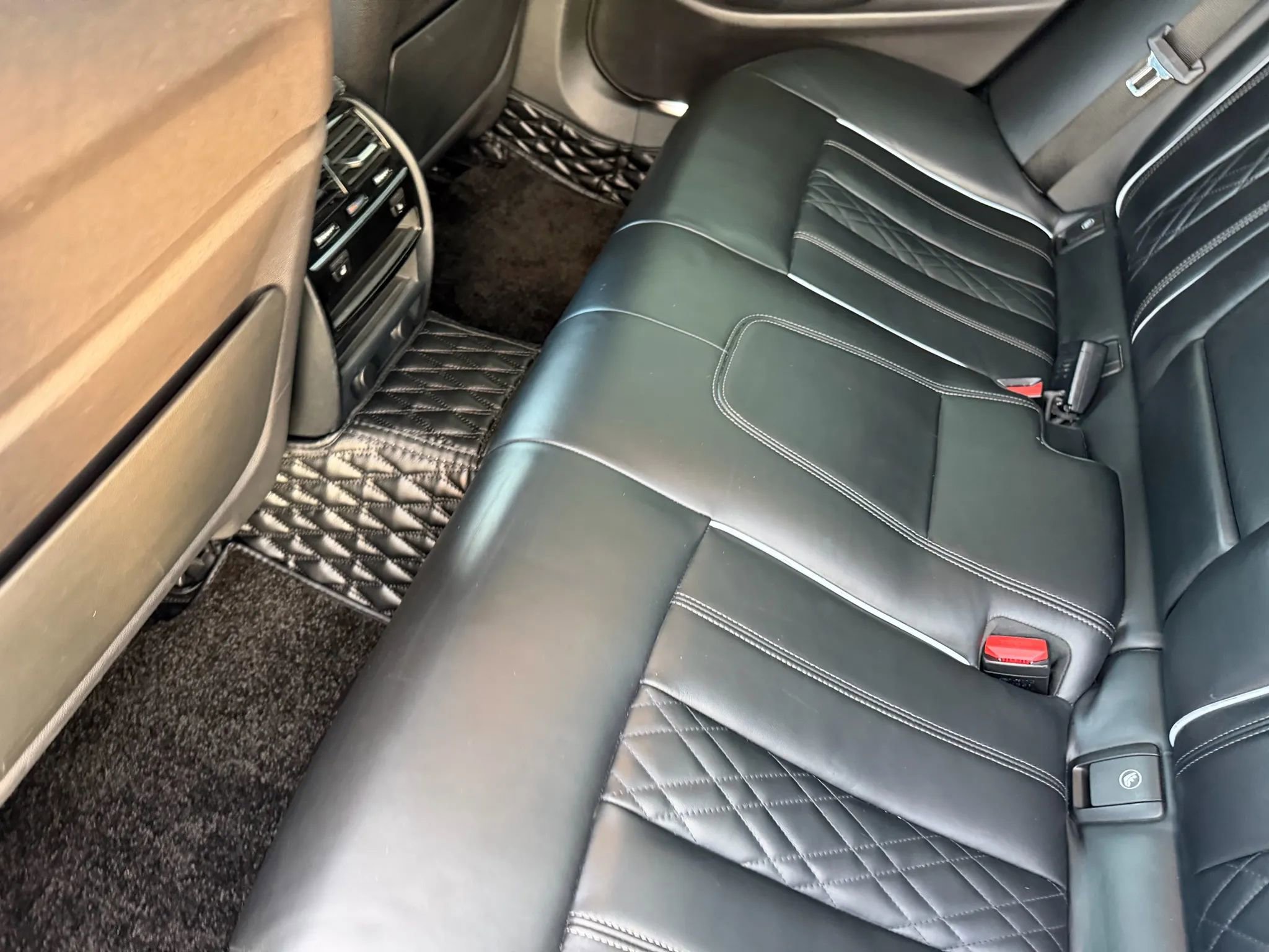 Used 2018 BMW M550i xDrive M550i xDrive Sedan 4D w/ Driving Assistance Package image 44