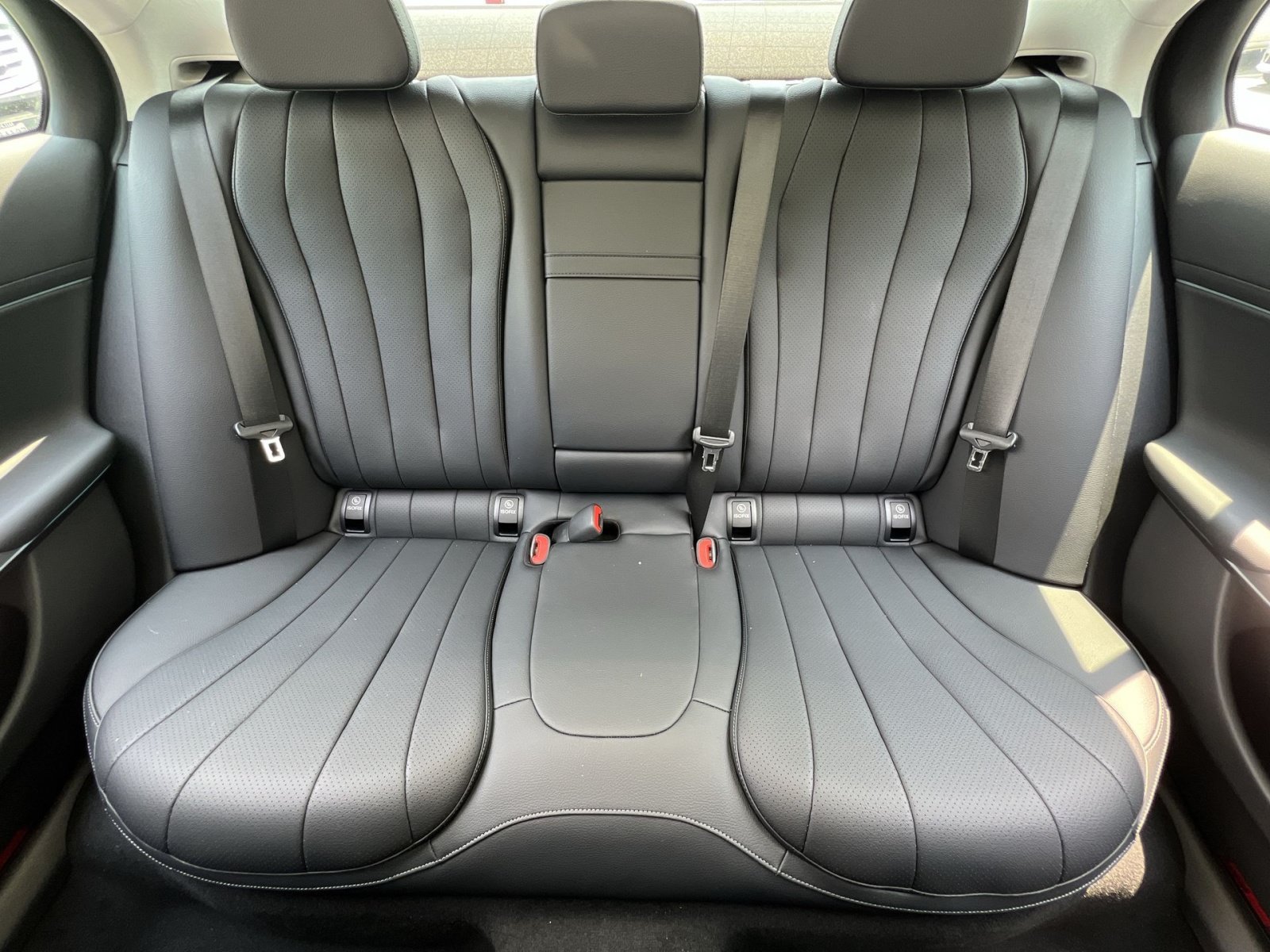 New 2026 Mercedes-Benz E 450 4MATIC Sedan image 15