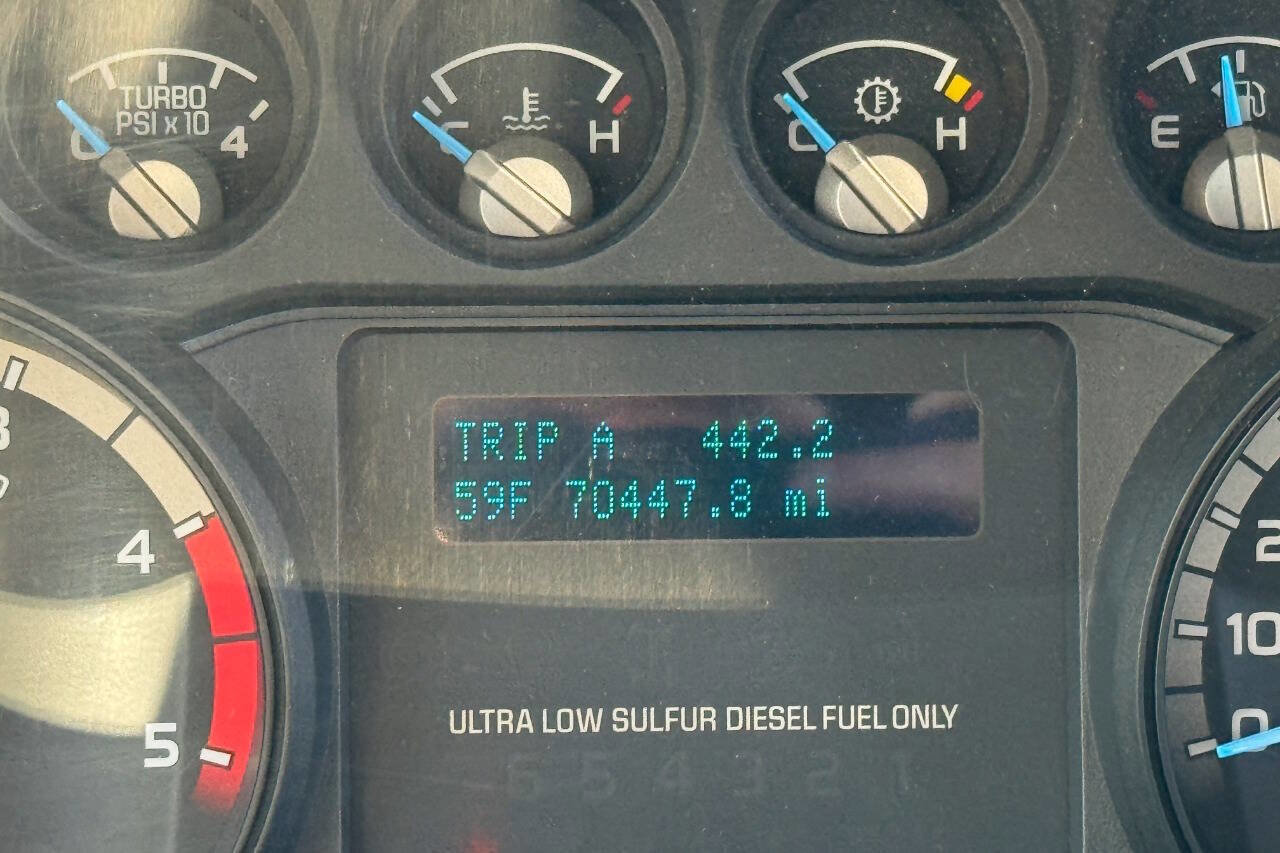 Used 2016 Ford F550 4x4 Regular Cab Super Duty w/ Power Equipment Group image 32
