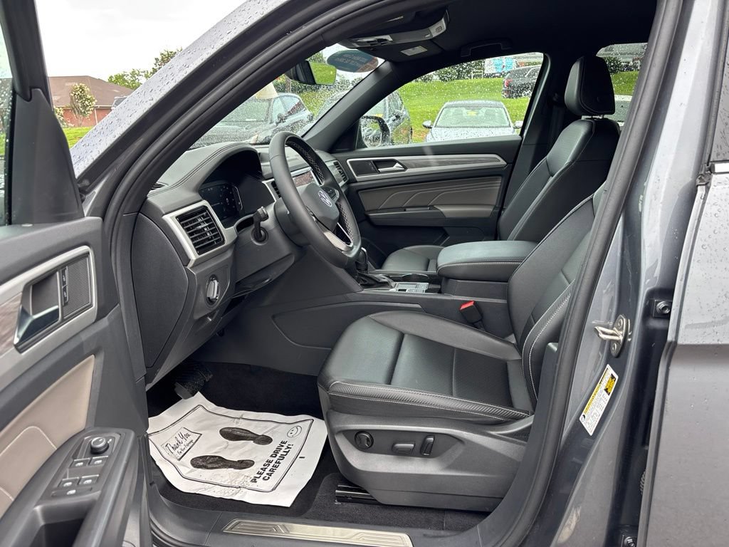 Certified 2023 Volkswagen Atlas Cross Sport SE FWD image 15