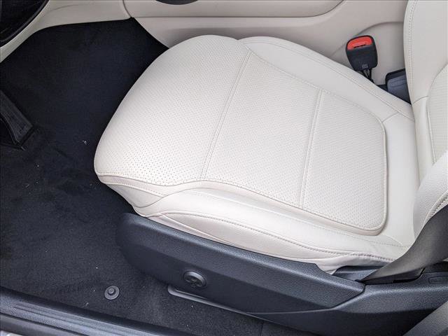 Used 2026 Mercedes-Benz GLC 300 4MATIC image 4