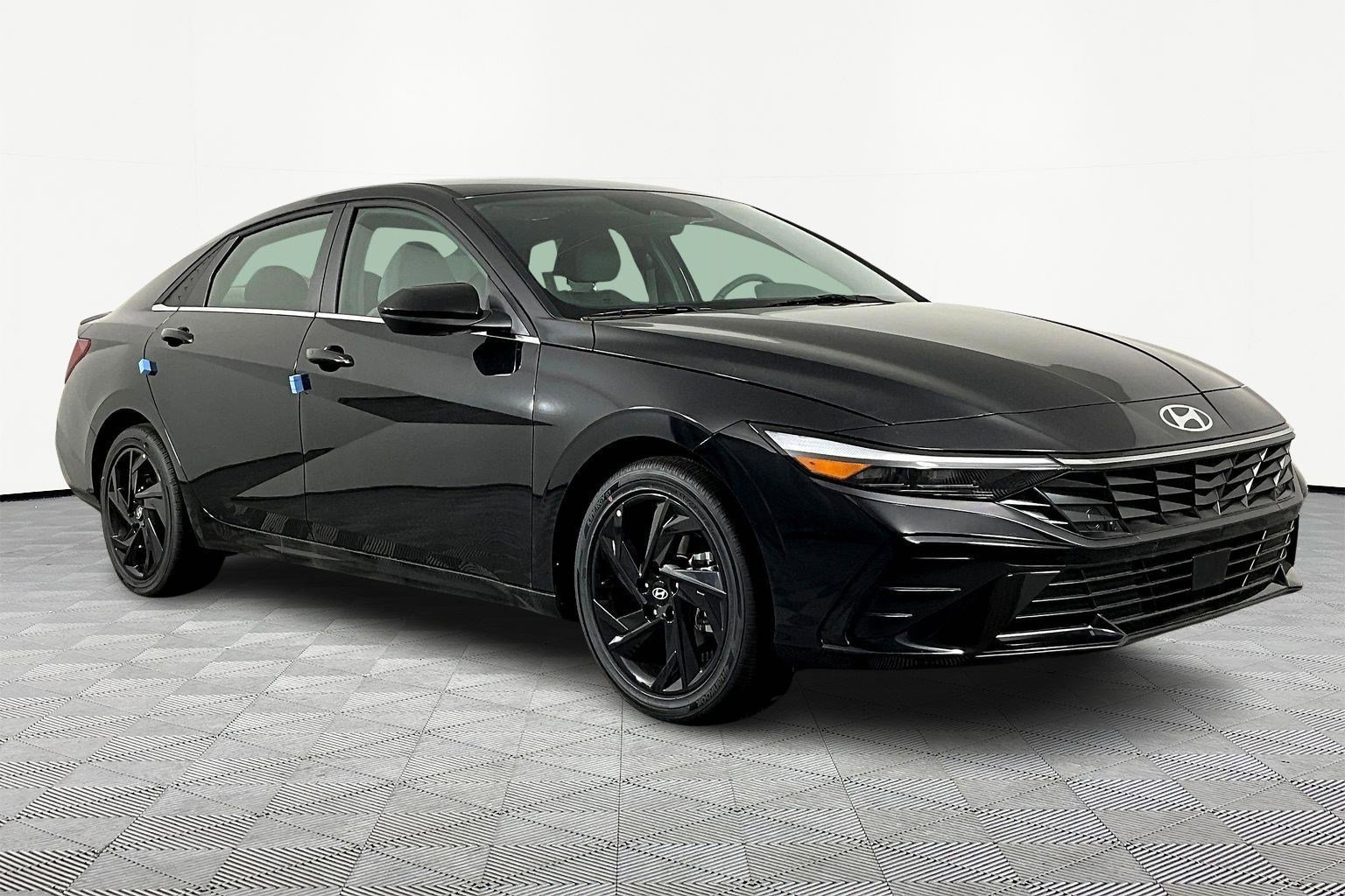 New 2026 Hyundai Elantra N Line FWD image 3