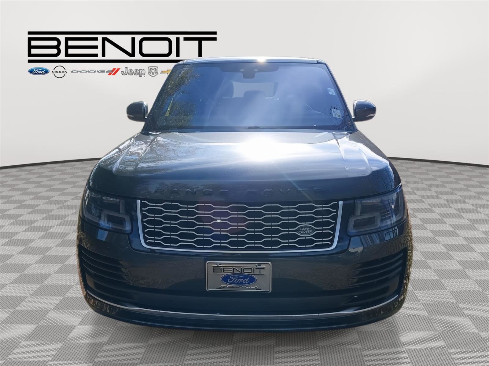 Used 2018 Land Rover Range Rover Long Wheelbase Supercharged image 2