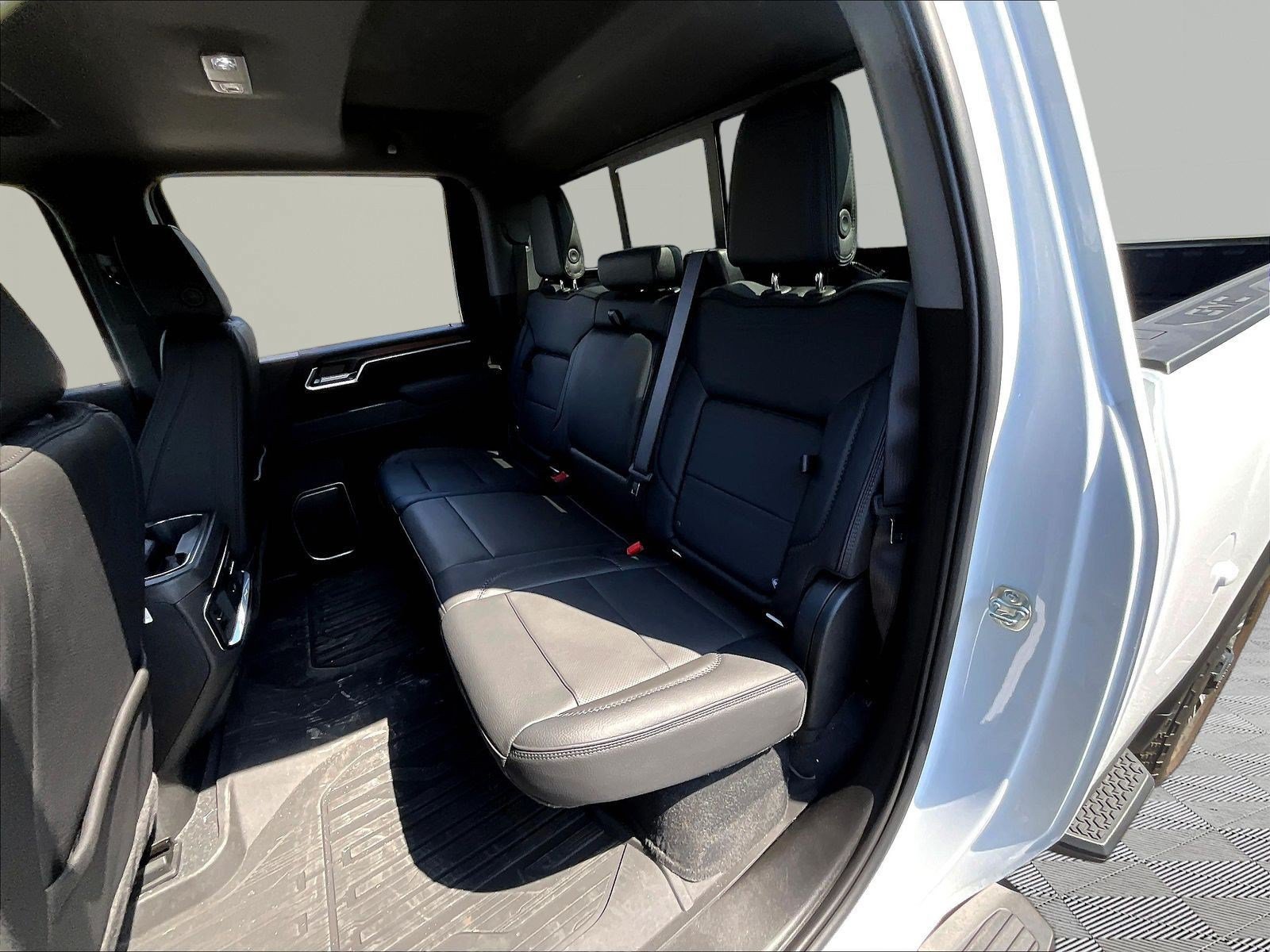 Used 2026 GMC Sierra 2500 Denali w/ Denali Reserve Package AWD/4WD image 23
