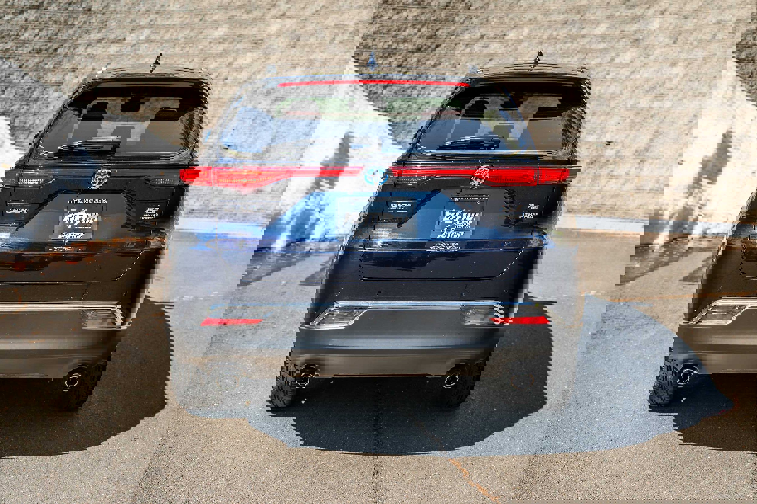 Certified 2022 Toyota Venza XLE image 8