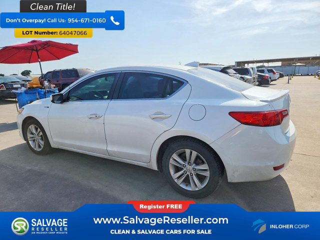 Used 2013 Acura ILX Hybrid w/ Technology Package FWD image 3