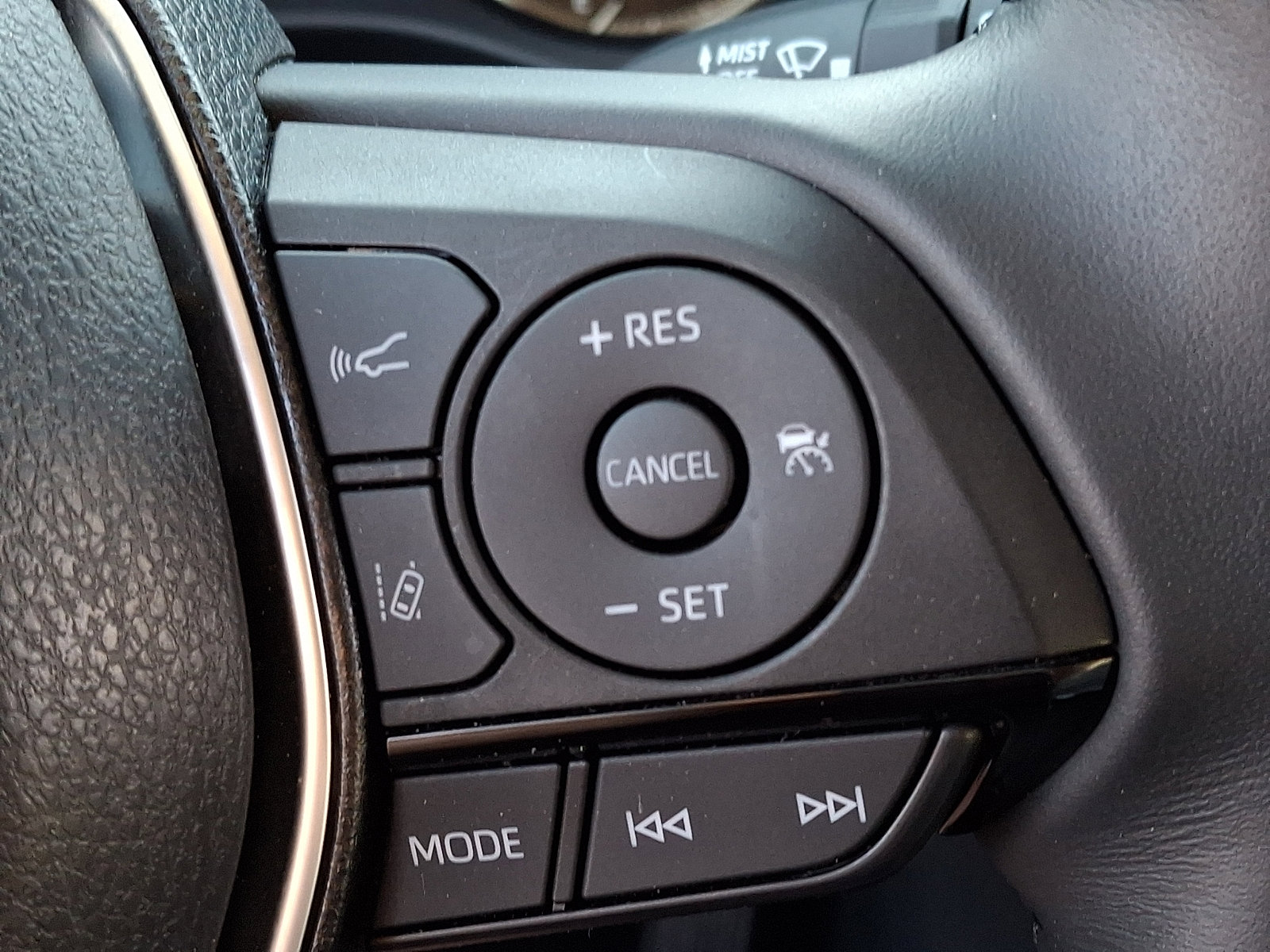 Used 2023 Toyota Venza XLE AWD/4WD image 25