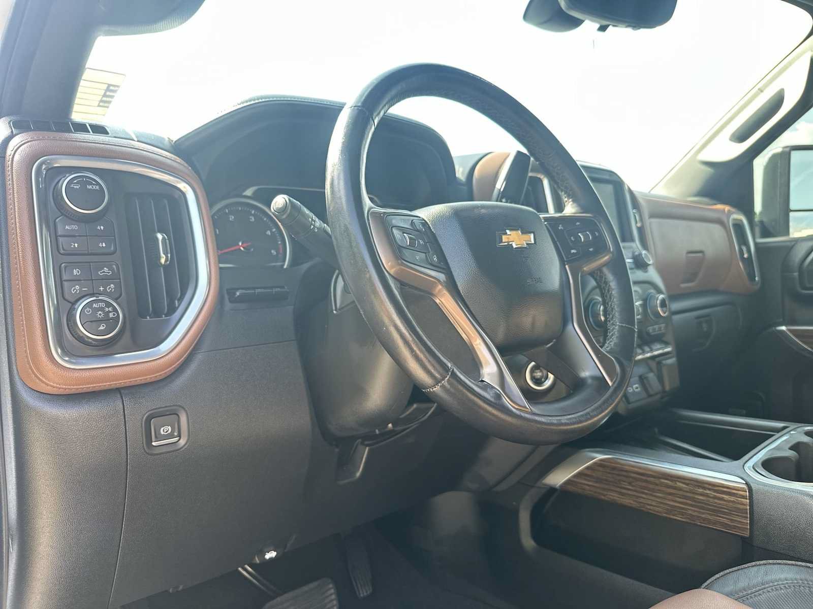 Certified 2022 Chevrolet Silverado 2500 High Country w/ Technology Package AWD/4WD image 16