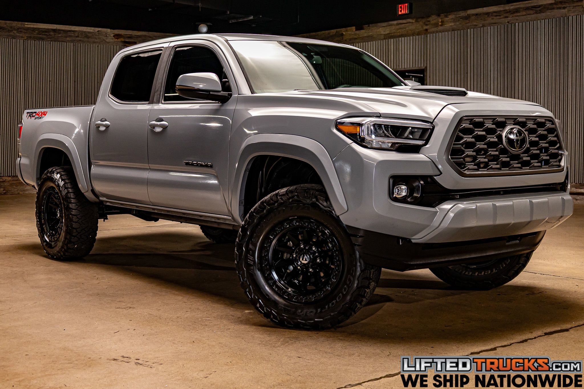 Used 2021 Toyota Tacoma TRD Sport w/ Technology Package image 1