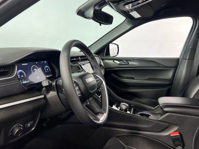 Used 2023 Jeep Grand Cherokee Altitude image 29