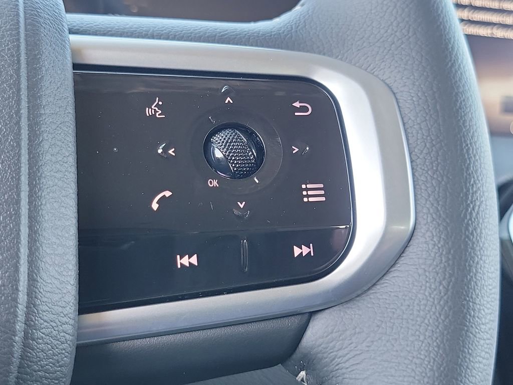 New 2026 Nissan Armada SV image 6