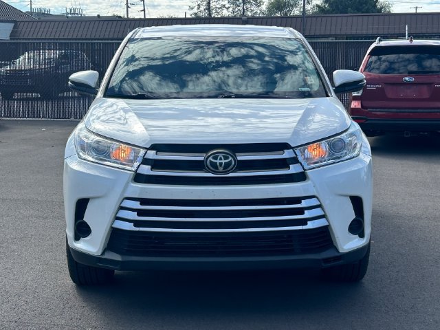 Used 2019 Toyota Highlander LE AWD/4WD image 10