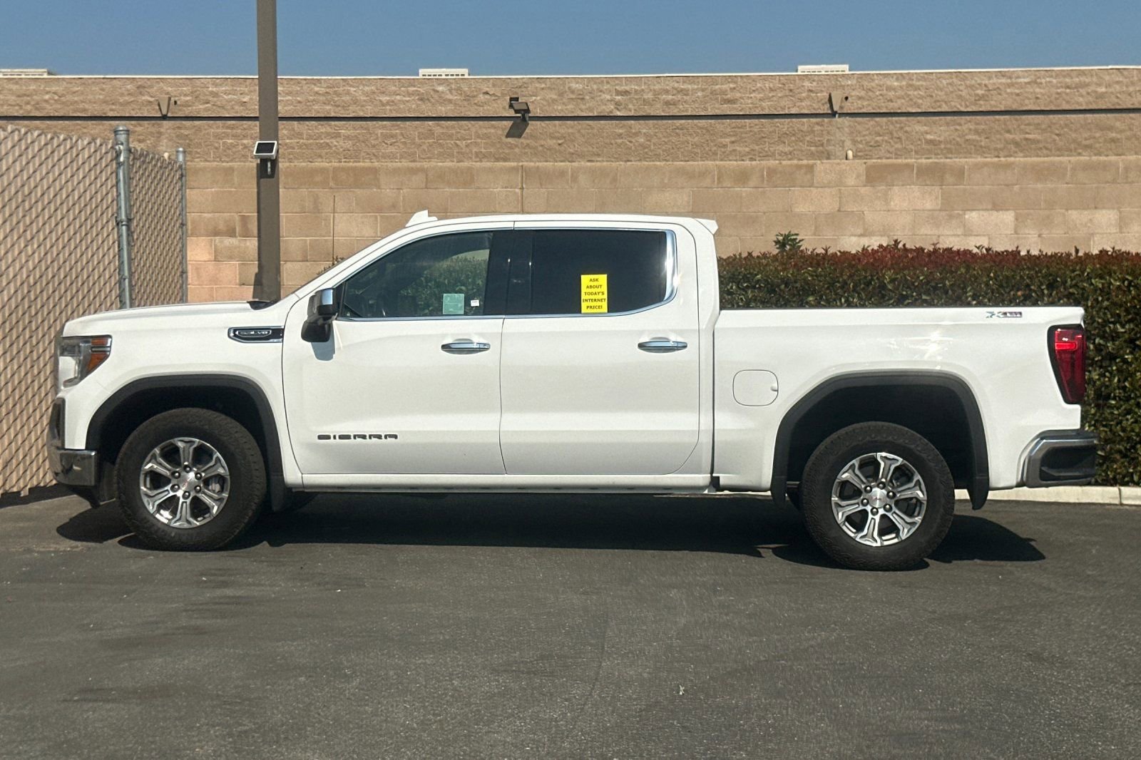 Certified 2021 GMC Sierra 1500 SLT w/ X31 Off-Road Package image 7