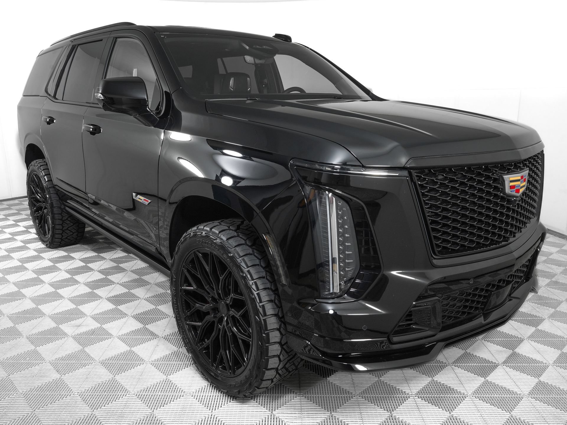 Used 2026 Cadillac Escalade V AWD/4WD image 3