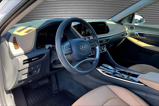 Used 2023 Hyundai Sonata Limited w/ Winter Weather Package FWD image 16