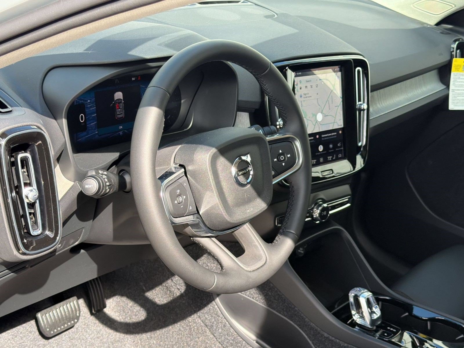 New 2026 Volvo XC40 B5 Plus w/ Protection Package Premier AWD/4WD image 4