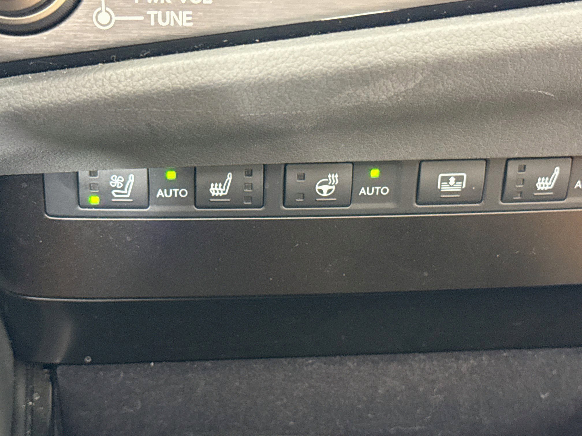 Used 2024 Lexus ES 300h w/ Accessory Package (Z2) FWD image 22