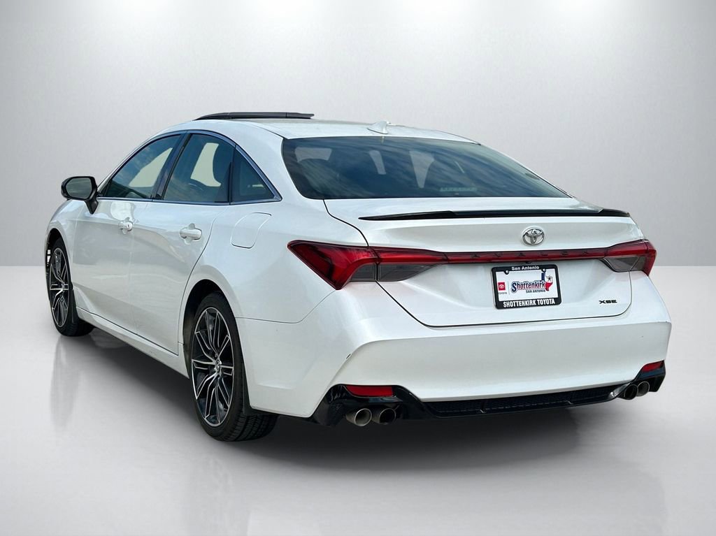 Used 2019 Toyota Avalon XSE image 7