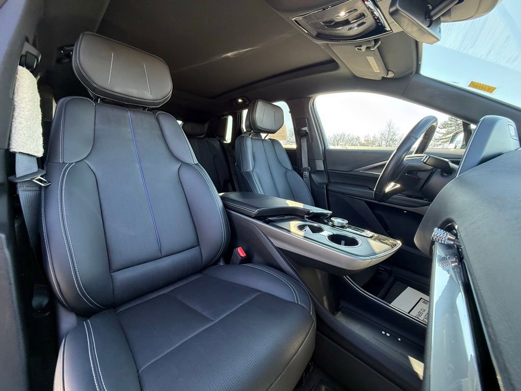 Certified 2024 Cadillac Lyriq Luxury w/ LPO, Floor Liner Package image 32