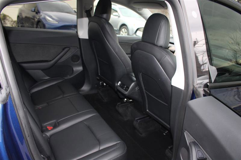 Used 2022 Tesla Model Y Long Range image 13