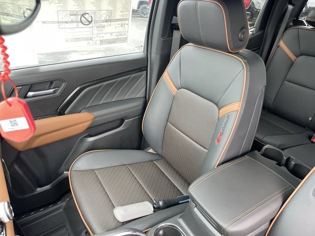 New 2026 GMC Canyon AT4 w/ Technology Plus Package AWD/4WD image 25