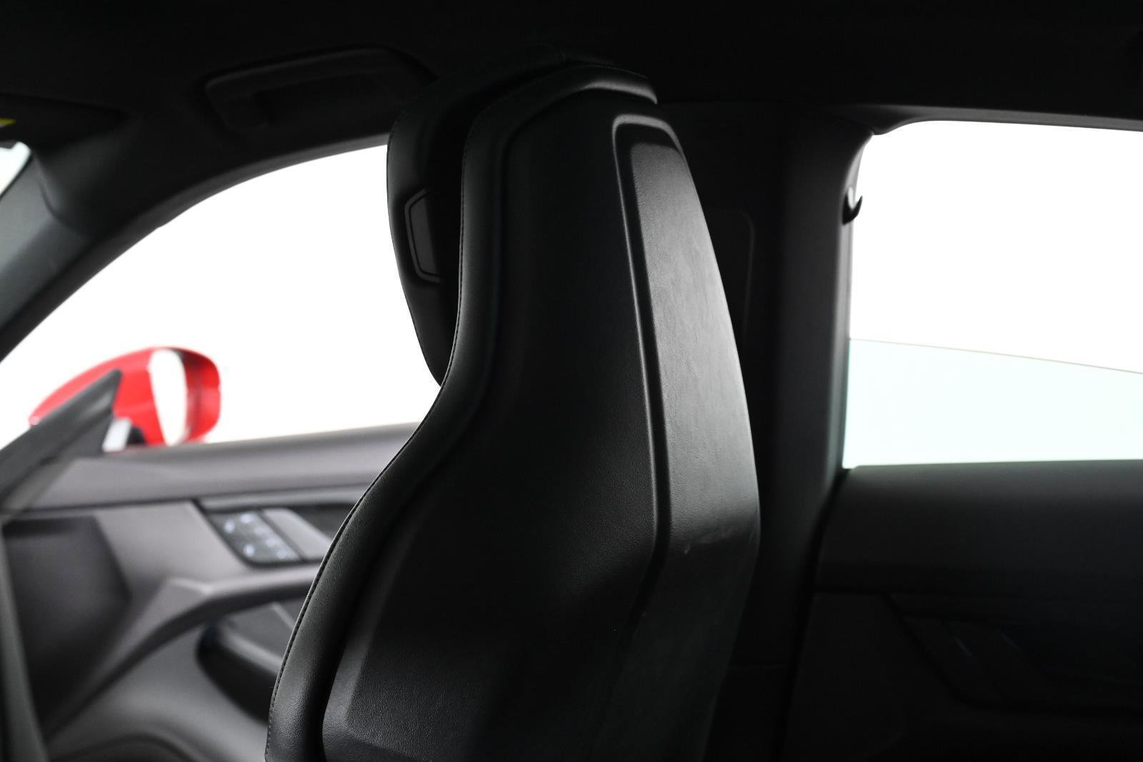 Used 2022 Porsche Taycan 4S image 28