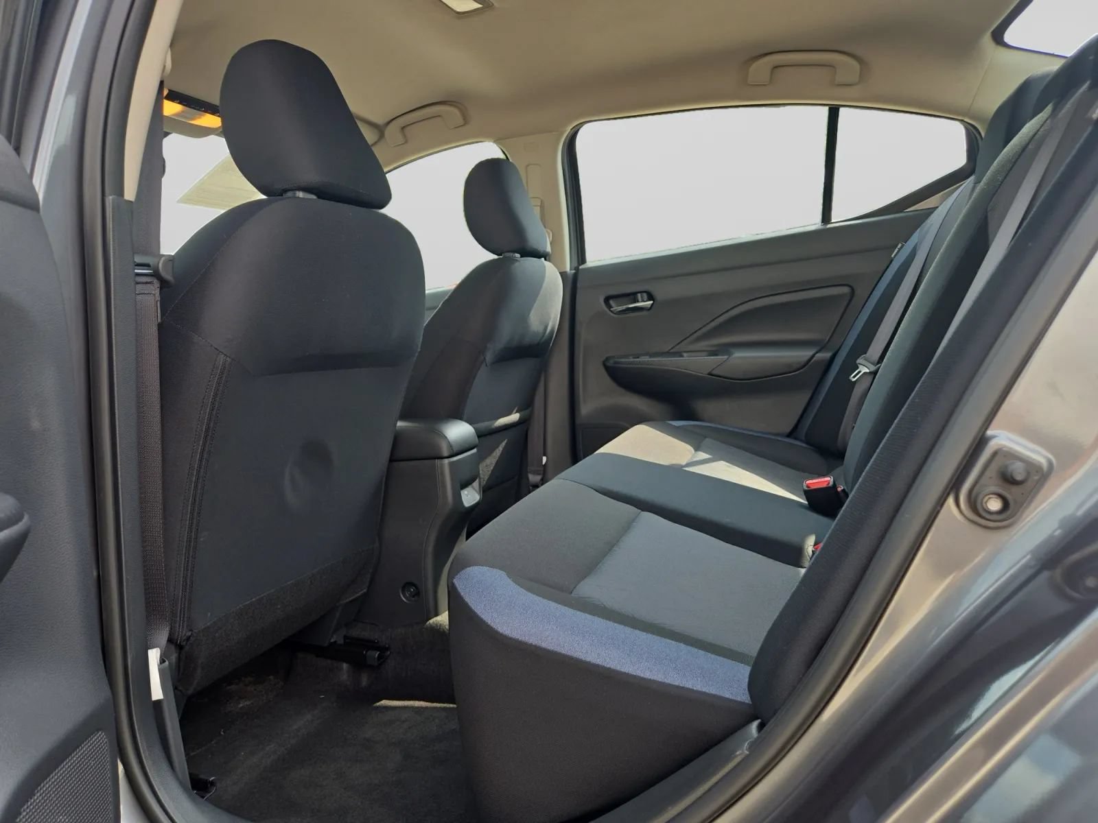 Used 2025 Nissan Versa SV FWD image 25