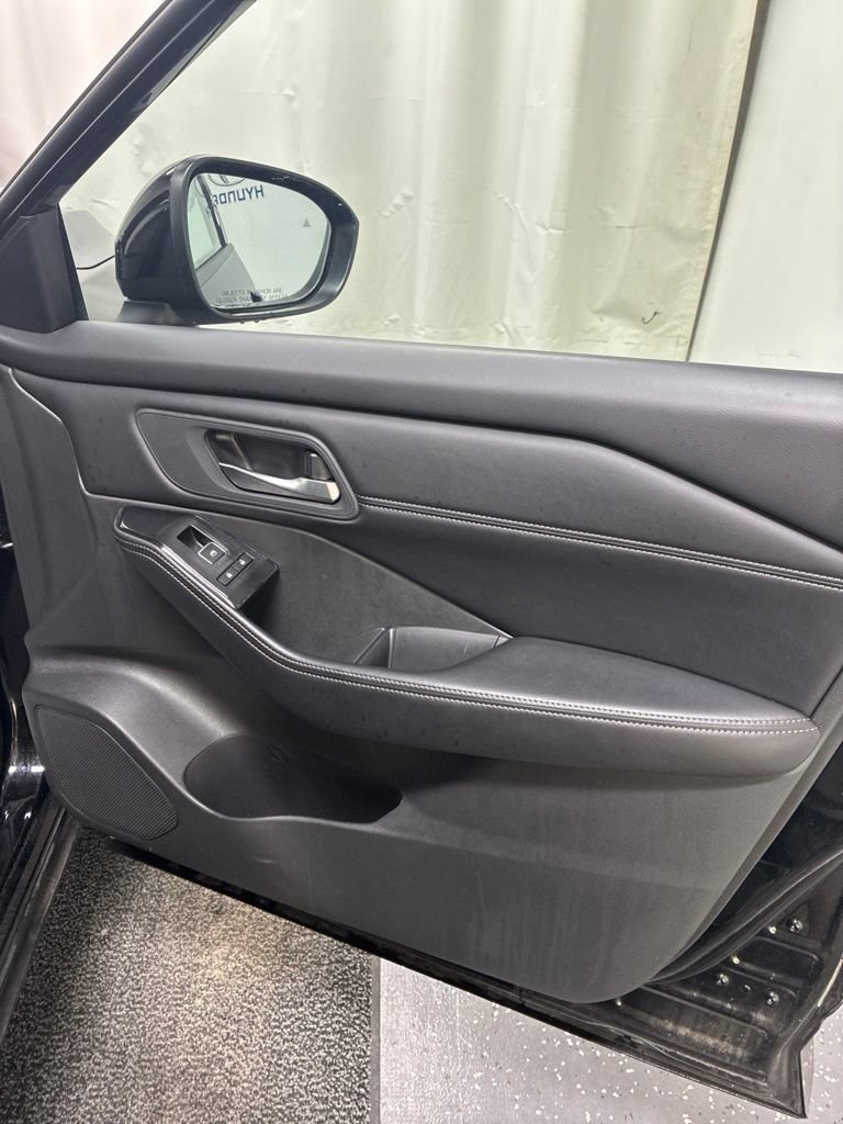 Used 2026 Nissan Rogue SL AWD/4WD image 26