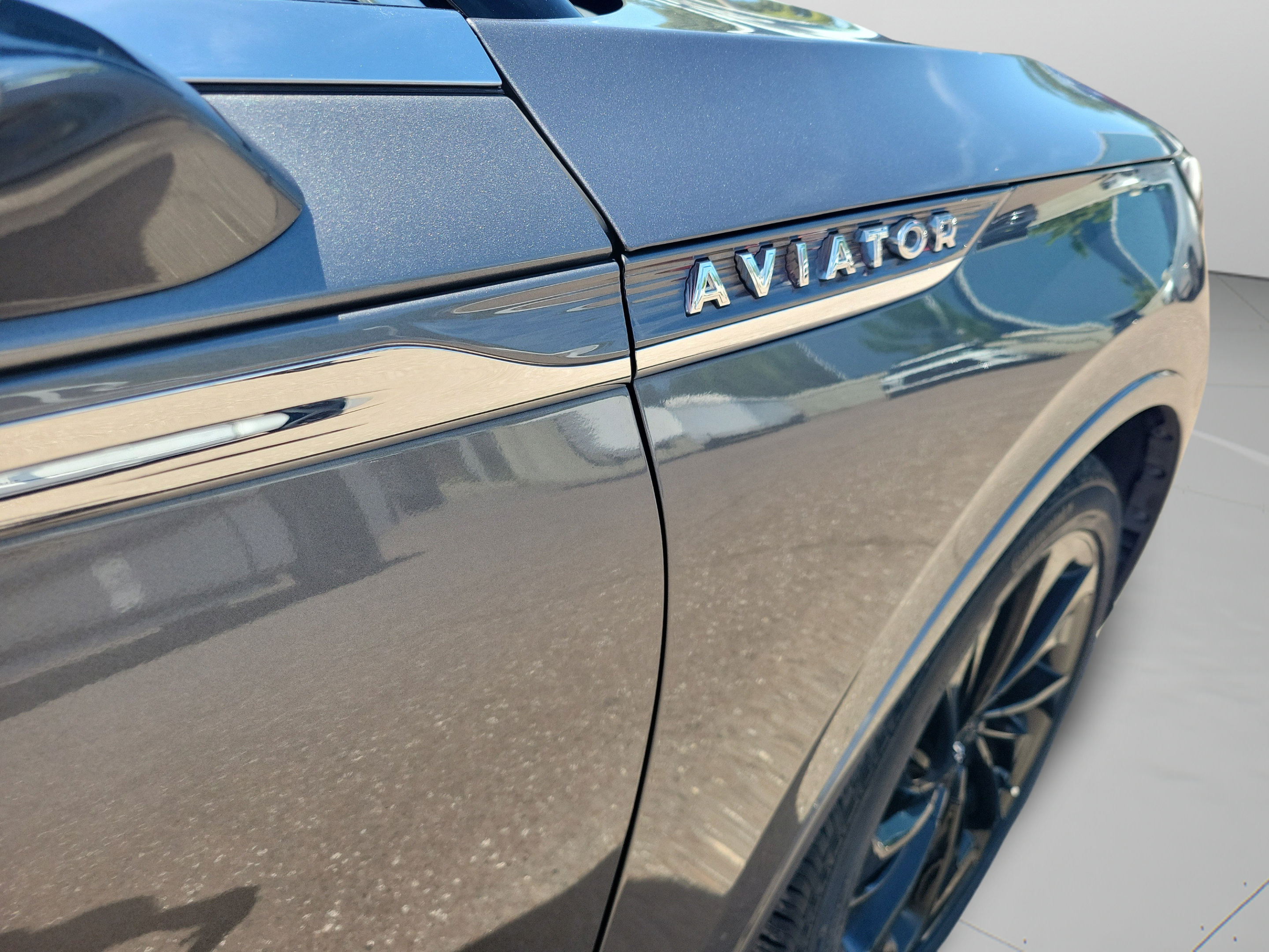 Used 2022 Lincoln Aviator Reserve w/ Equipment Group 201A RWD image 37