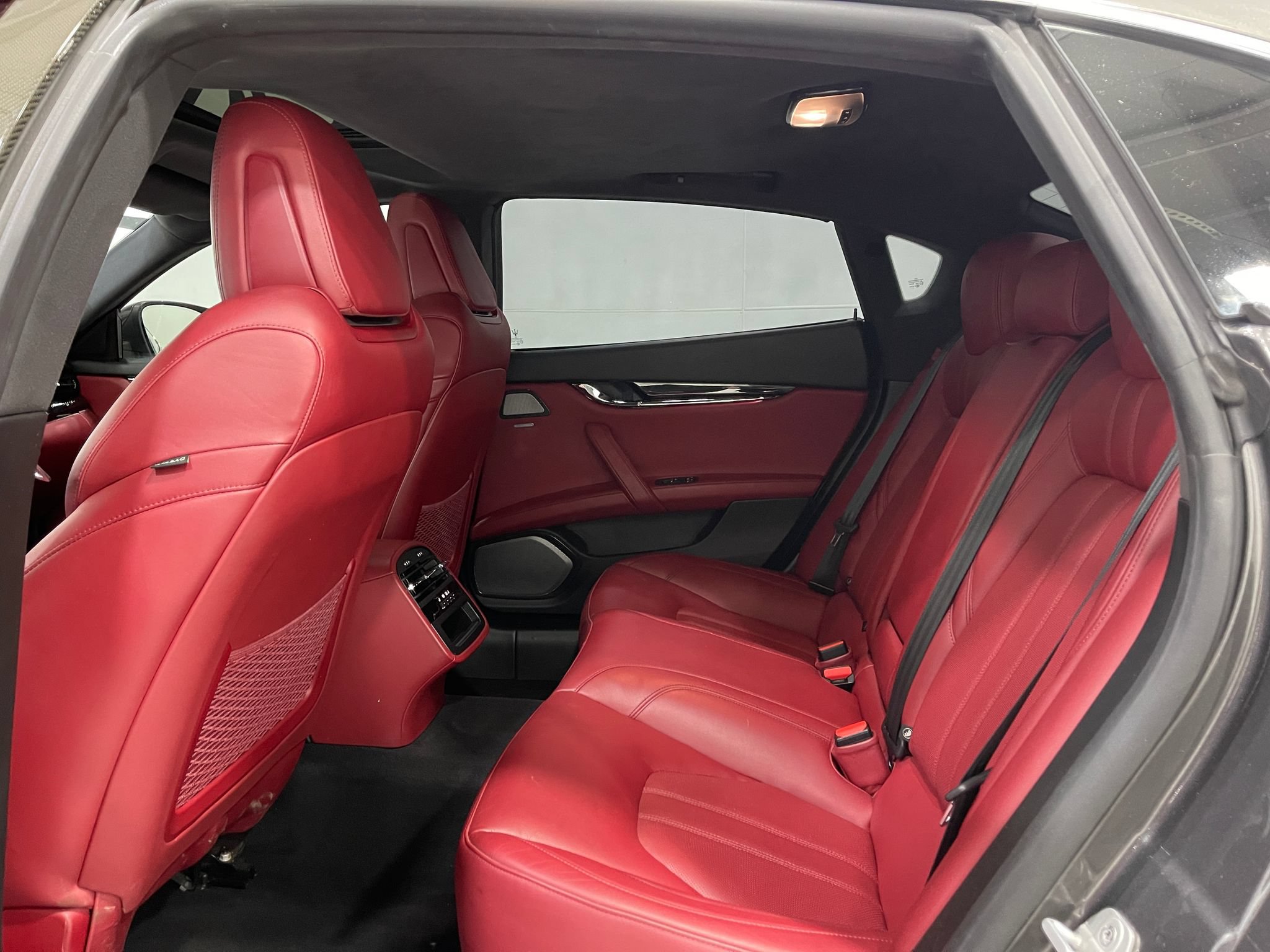 Used 2018 Maserati Quattroporte S GranSport Q4 AWD/4WD image 29