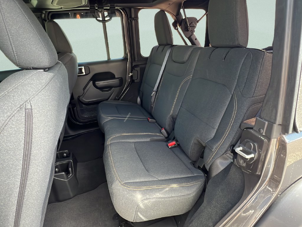 Used 2024 Jeep Wrangler Unlimited Sport AWD/4WD image 10