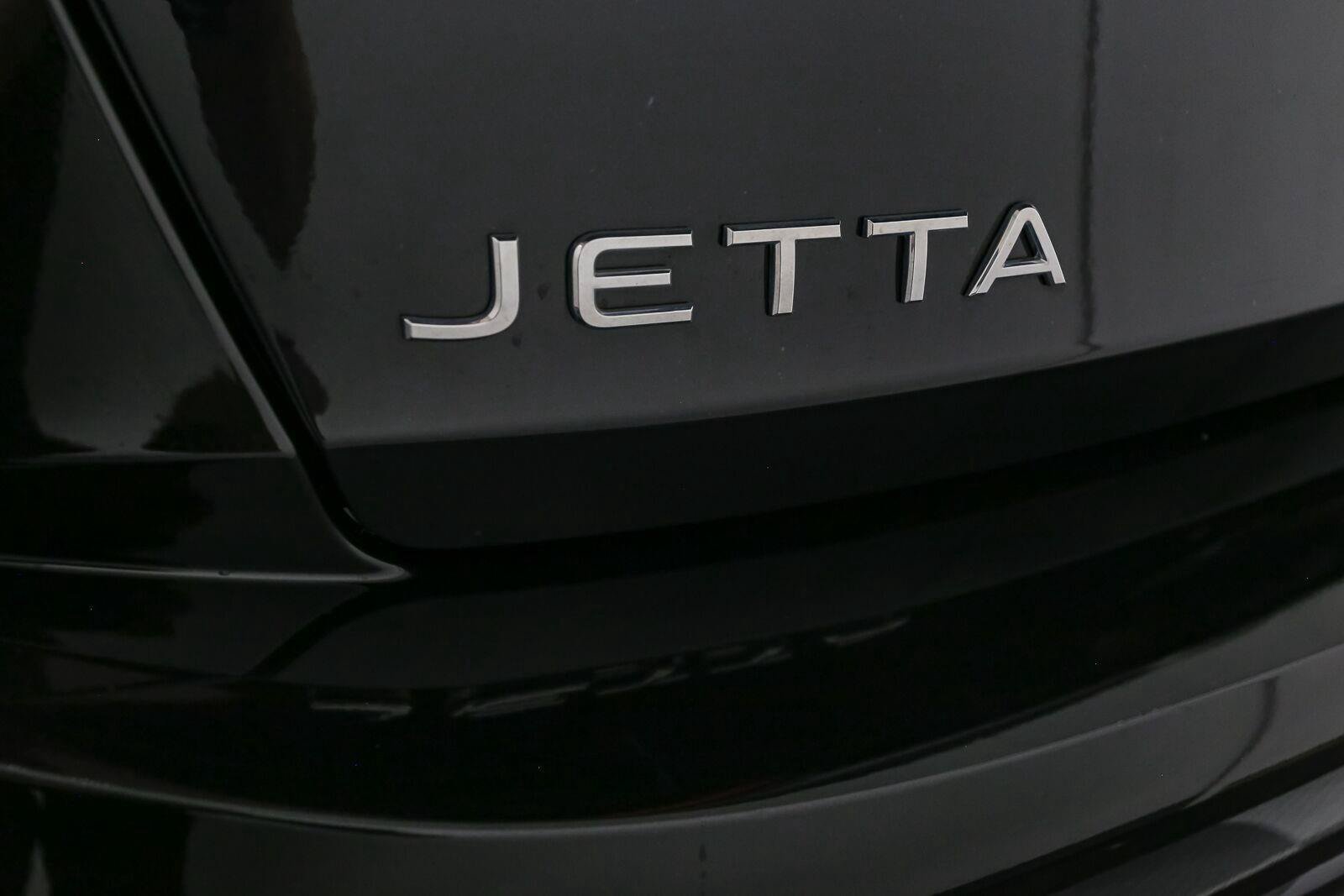 Certified 2023 Volkswagen Jetta Sport FWD image 13