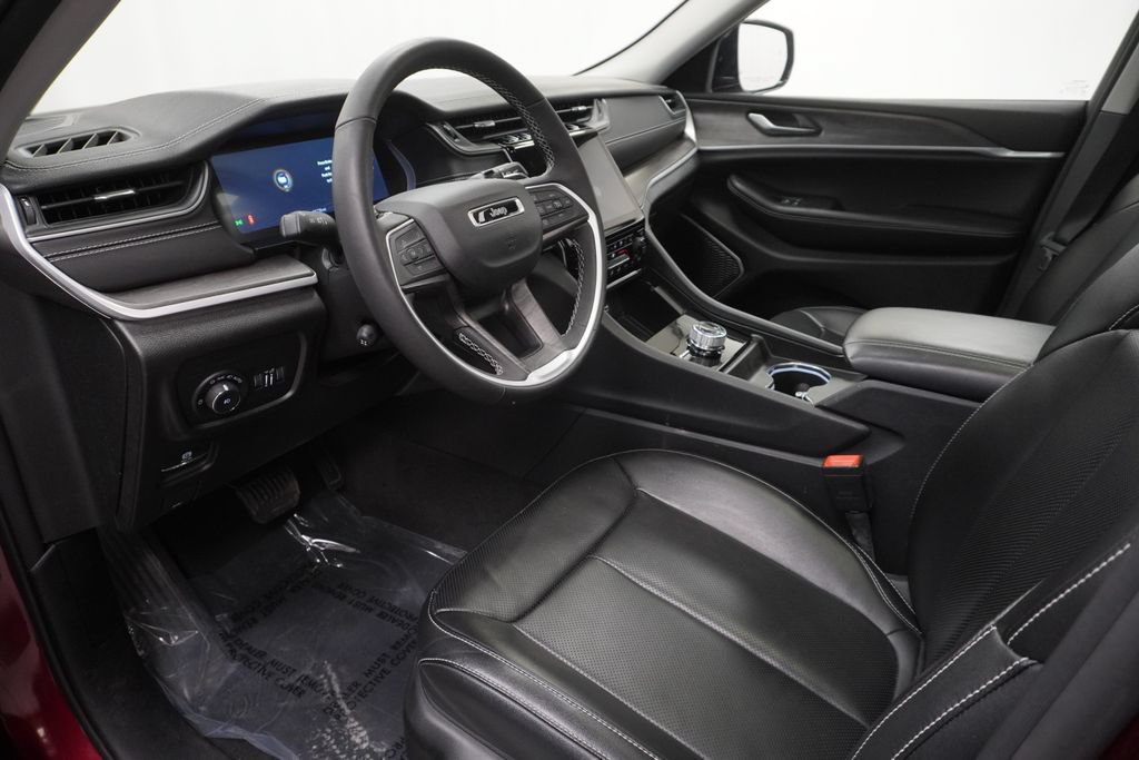 Used 2024 Jeep Grand Cherokee Limited w/ Luxury Tech Group II AWD/4WD image 17