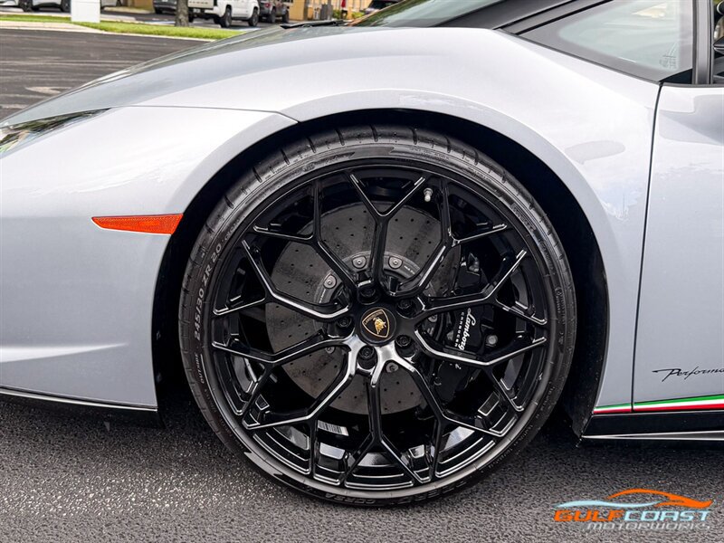 Used 2019 Lamborghini Huracan Performante AWD/4WD image 43