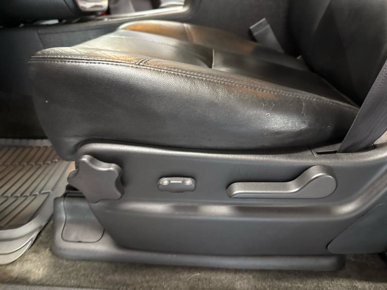 Used 2012 Chevrolet Avalanche LT AWD/4WD image 10