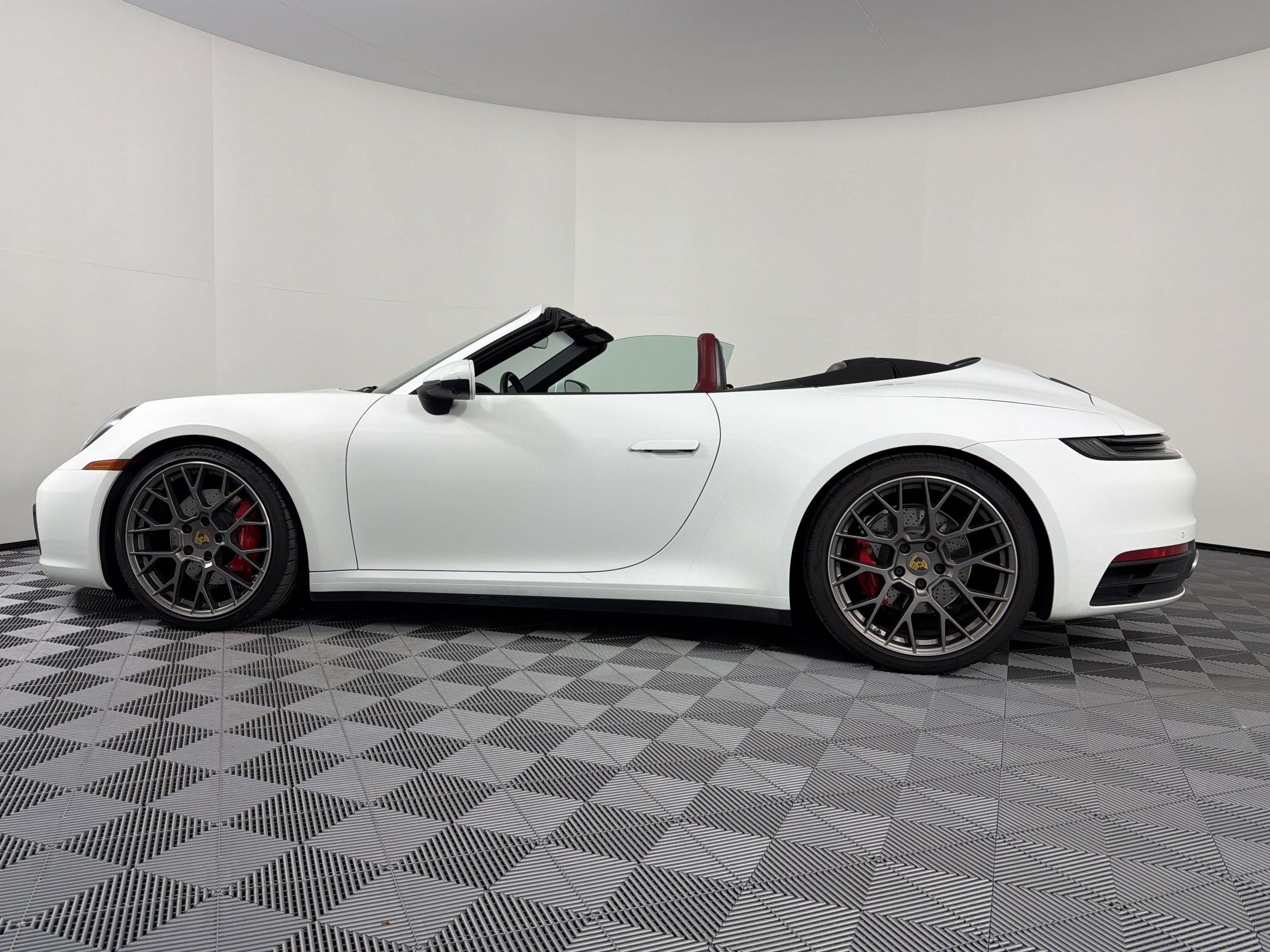 Certified 2022 Porsche 911 Carrera 4S AWD/4WD image 2