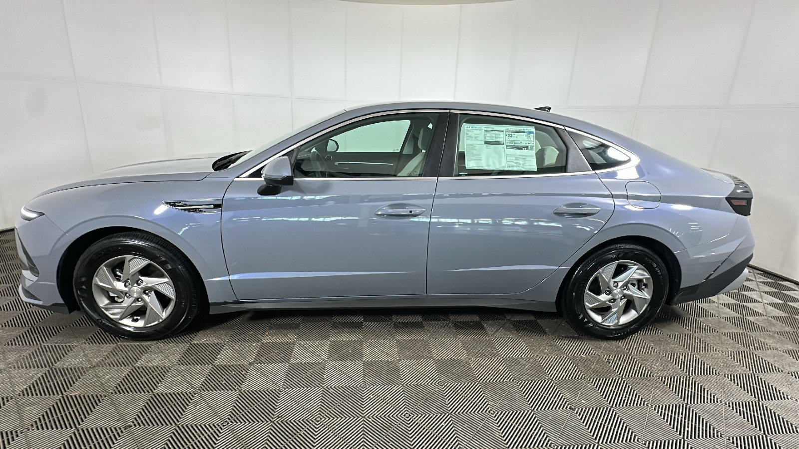 Used 2026 Hyundai Sonata SE FWD image 8