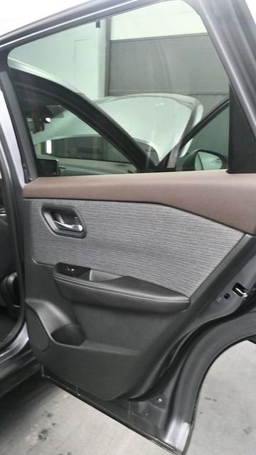 Used 2023 Nissan Rogue SV AWD/4WD image 15