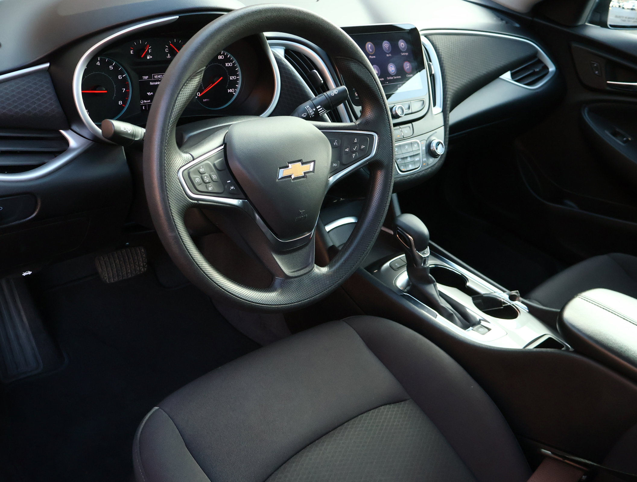 Used 2024 Chevrolet Malibu LT image 3