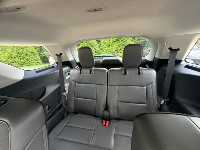 Used 2025 Ford Explorer Active w/ Active Comfort Package AWD/4WD image 17