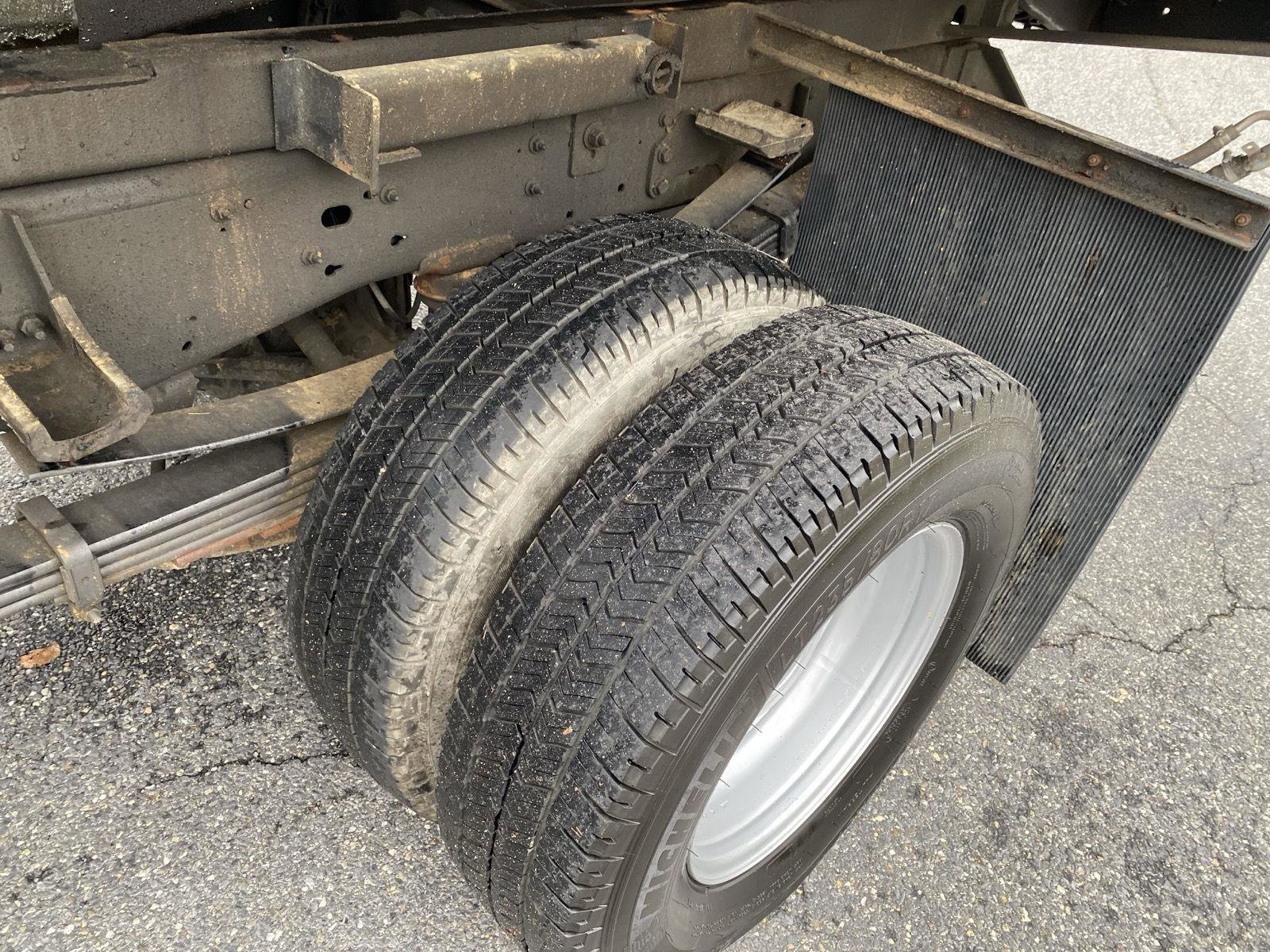 Used 2022 GMC Sierra 3500 Pro w/ Convenience Package image 7