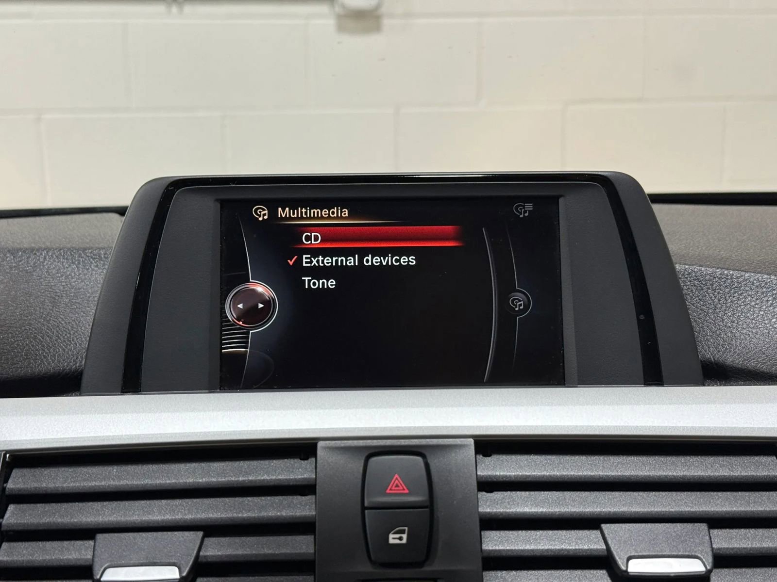 Used 2016 BMW 320i Sedan RWD image 38