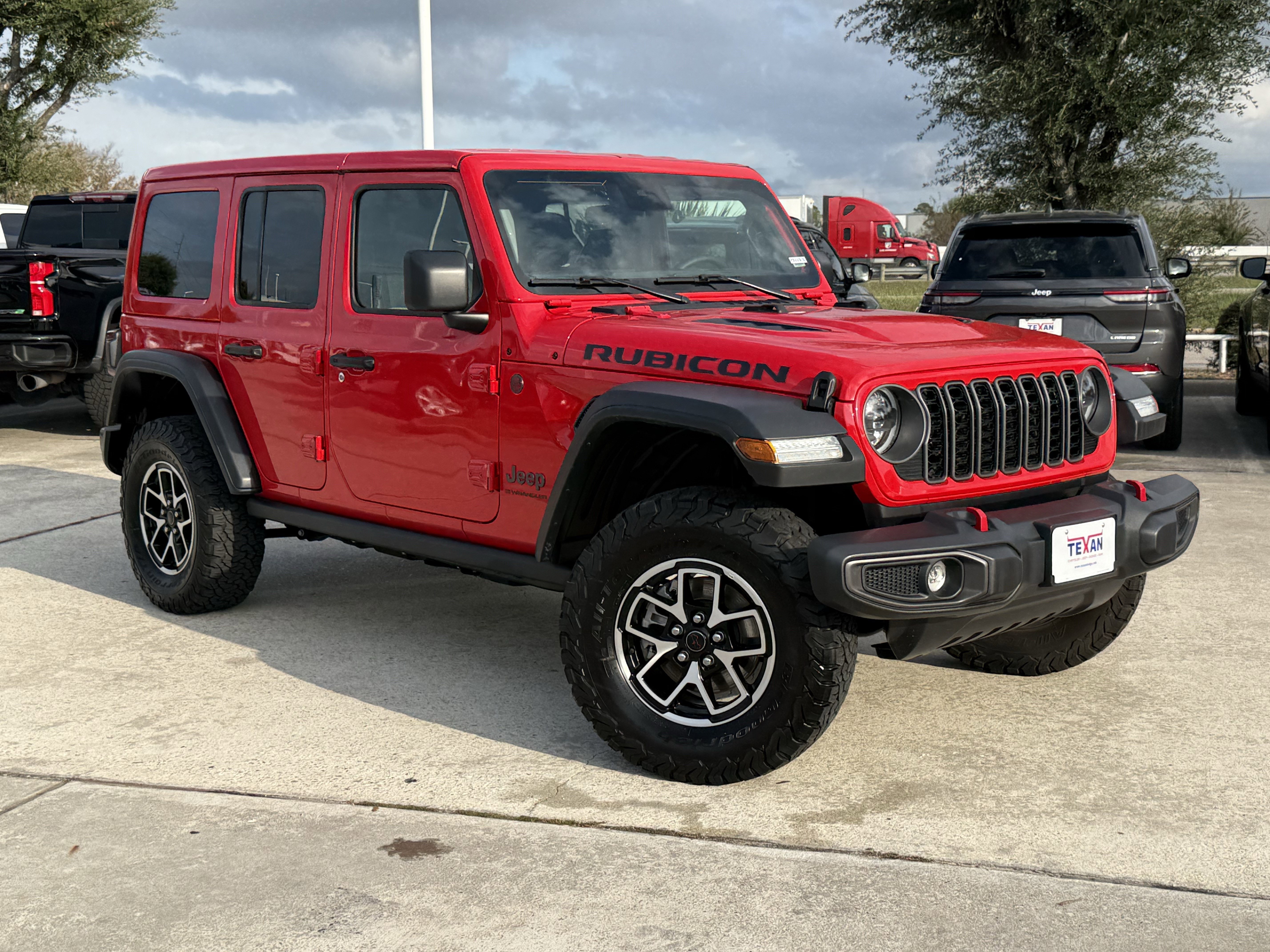 Used 2025 Jeep Wrangler Unlimited Rubicon image 2