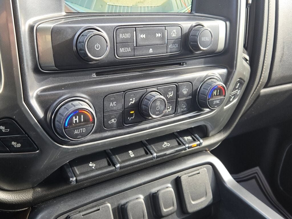Used 2015 Chevrolet Silverado 1500 LTZ image 28