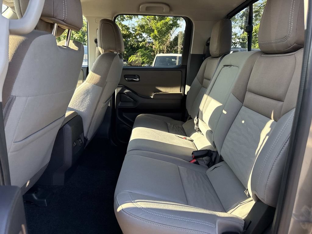 Used 2022 Nissan Frontier SV w/ Technology Package AWD/4WD image 11